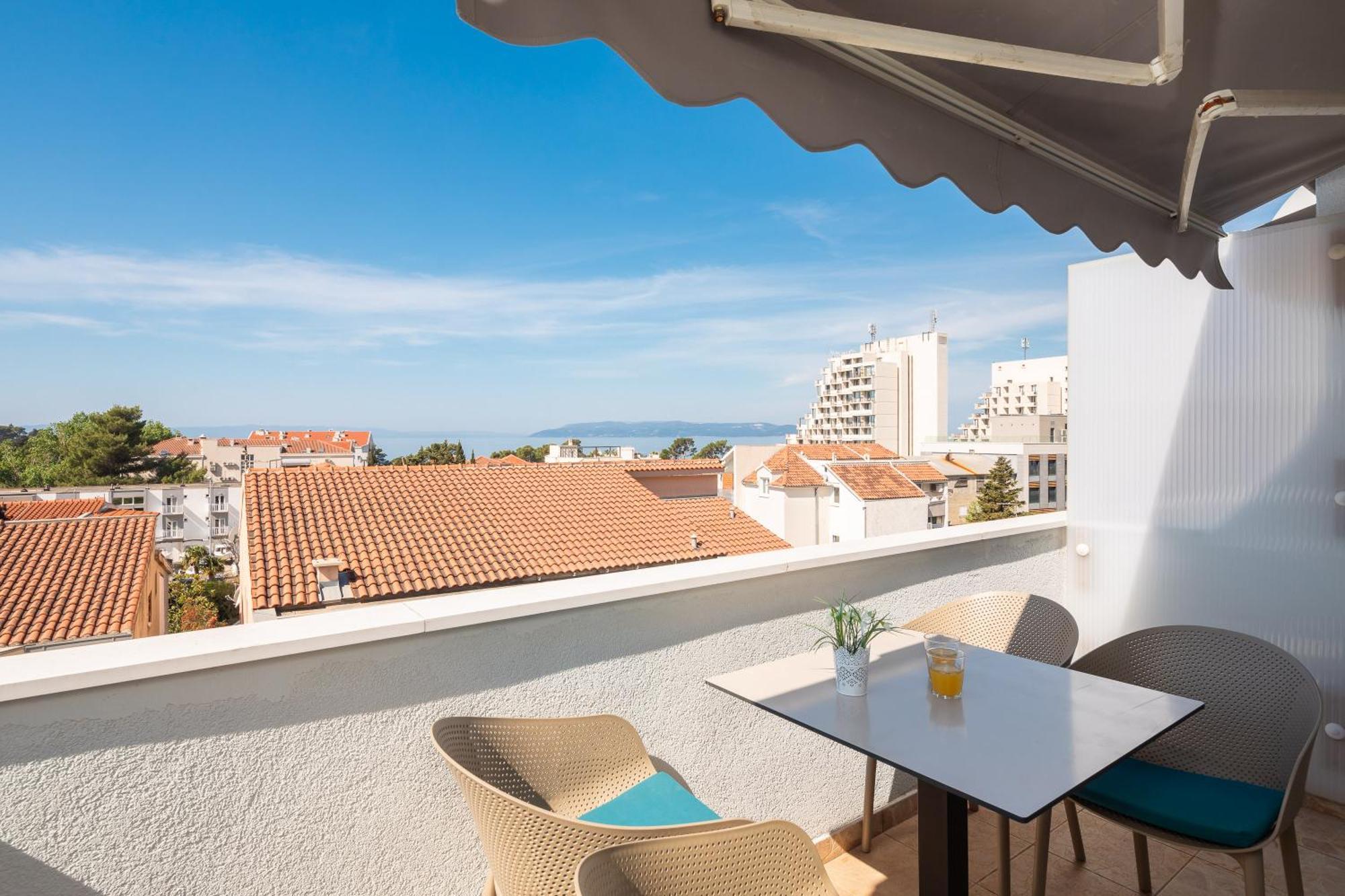 Apartments Near Central Beach With Free Parking Makarska Esterno foto