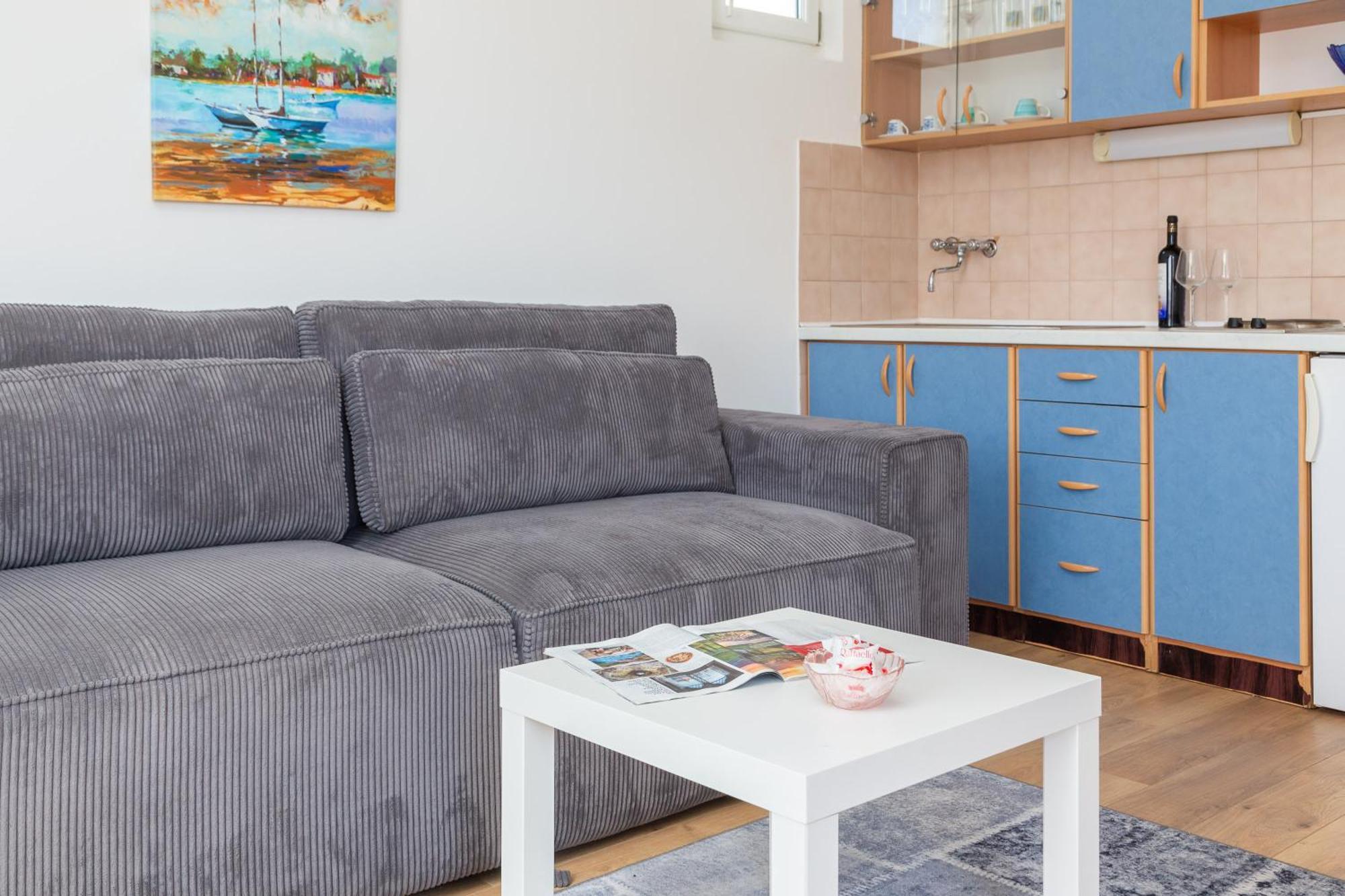 Apartments Near Central Beach With Free Parking Makarska Esterno foto