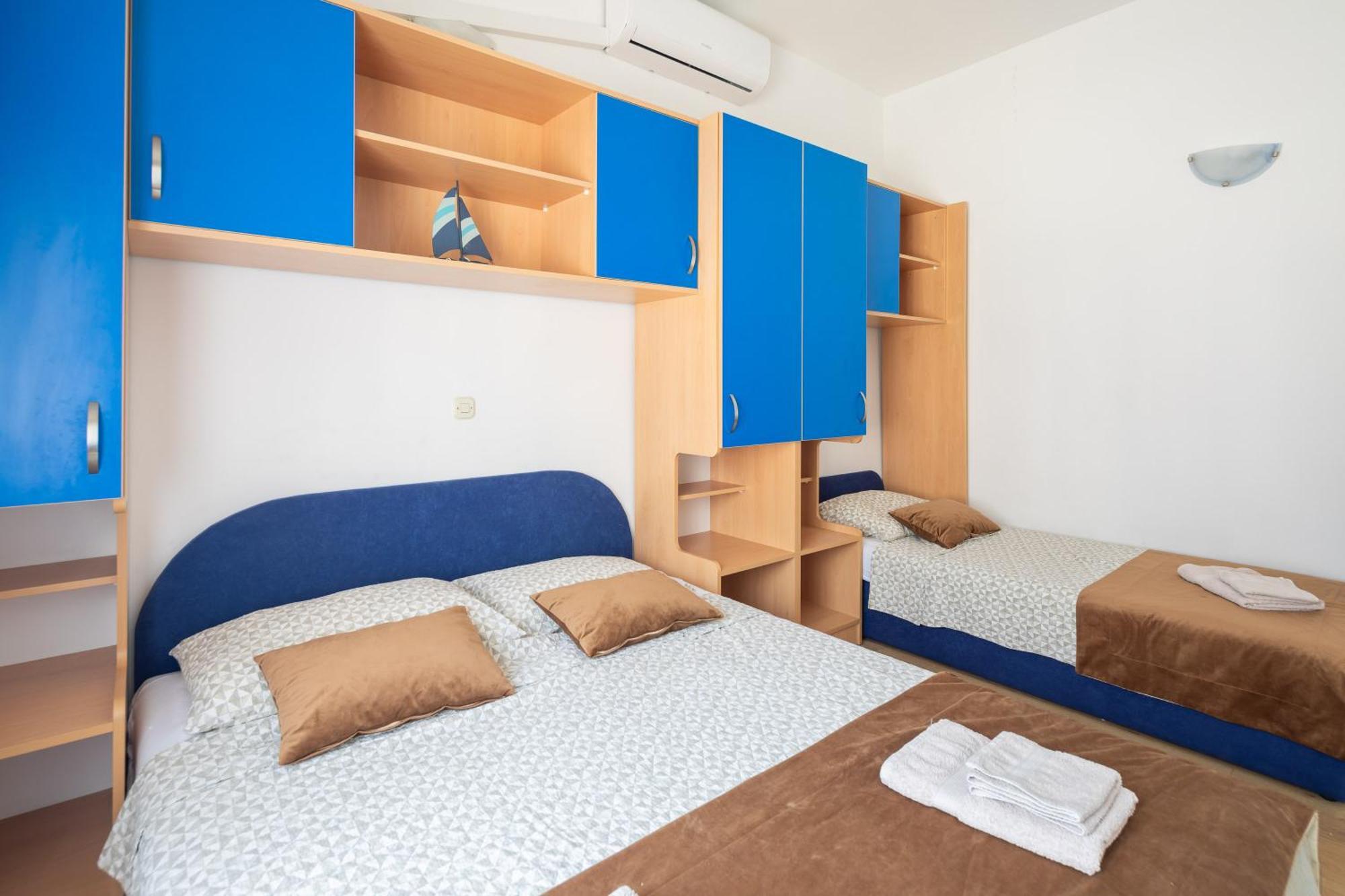 Apartments Near Central Beach With Free Parking Makarska Camera foto